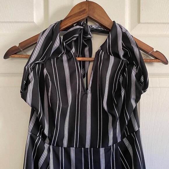 Biashe Black Striped Tie Halter Cropped Jumpsuit - Picture 3 of 10